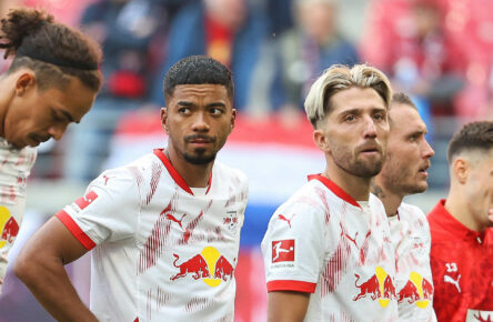 Benjamin Henrichs, Kevin Kampl und Co. vor der Fankurve