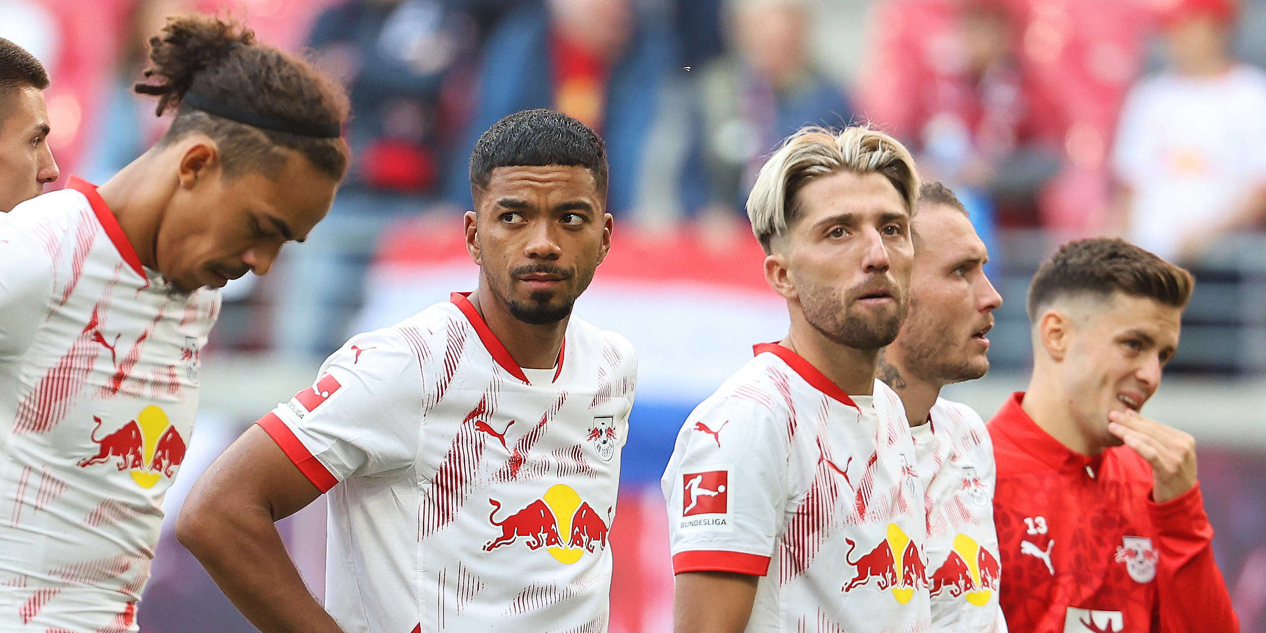 Benjamin Henrichs, Kevin Kampl und Co. vor der Fankurve