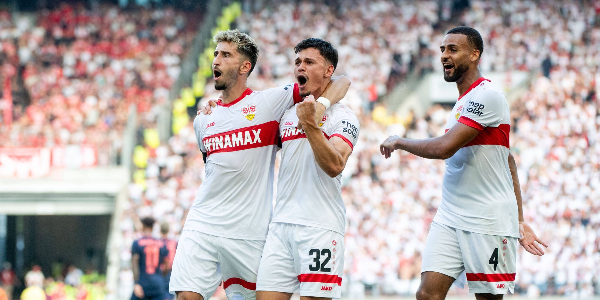 VfB Stuttgart: Josha Vagnoman (r.) und Fabian Rieder (m.) drängen in die Startelf