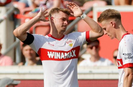 Maximilian Mittelstädt und Chris Führich vom VfB Stuttgart