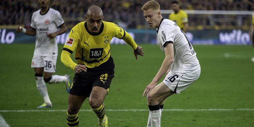 Unterschiedliche Perspektiven: Donyell Malen (BVB) & Hugo Larsson (Eintracht Frankfurt)