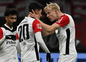 Can Uzun trifft für Eintracht Frankfurt gegen den FC Augsburg