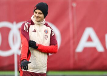 Josip Stanisic vom FC Bayern München