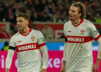 Ermedin Demirovic und Nick Woltemade vom VfB Stuttgart