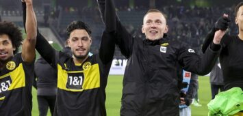 Karim Adeyemi Borussia Dortmund, Ramy Bensebaini Borussia Dortmund, Maximilian Beier Borussia Dortmund und Felix Nmecha Borussia Dortmund jubeln, Bundesliga, VfL Wolfsburg v Borussia Dortmund, Volkswagen Arena am 22. December 2024 in Wolfsburg, Deutschland. Foto von Marco Steinbrenner/DeFodi Images Karim Adeyemi Borussia Dortmund, Ramy Bensebaini Borussia Dortmund, Maximilian Beier Borussia Dortmund und Felix Nmecha Borussia Dortmund cheer, Bundesliga, VfL Wolfsburg v Borussia Dortmund, Volkswagen Arena, December 22, 2024 in Wolfsburg, Germany. Photo by Marco Steinbrenner/DeFodi Images DFL regulations prohibit any use of photographs as image sequences and/or quasi-video. Defodi-700_wob_bvb_20241222_065 *** Karim Adeyemi Borussia Dortmund , Ramy Bensebaini Borussia Dortmund , Maximilian Beier Borussia Dortmund and Felix Nmecha Borussia Dortmund cheer, Bundesliga, VfL Wolfsburg v Borussia Dortmund, Volkswagen Arena on December 22, 2024 in Wolfsburg, Germany Photo by Marco Steinbrenner DeFodi Images Karim Adeyemi Borussia Dortmund , Ramy Bensebaini Borussia Dortmund , Maximilian Beier Borussia Dortmund and Felix Nmecha Borussia Dortmund cheer, Bundesliga, VfL Wolfsburg v Borussia Dortmund, Volkswagen Arena, December 22, 2024 in Wolfsburg, Germany Photo by Marco Steinbrenner DeFodi Images DFL regulations prohibit any use of photographs as image sequences and or quasi video Defodi 700 wob bvb 20241222 065 Defodi-700 DFL regulations prohibit any use of photographs as image sequences and/or quasi-video.