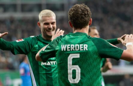 Jens Stage und Marvin Ducksch von Werder Bremen