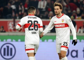 Deniz Undav und Jacob Bruun Larsen vom VfB Stuttgart