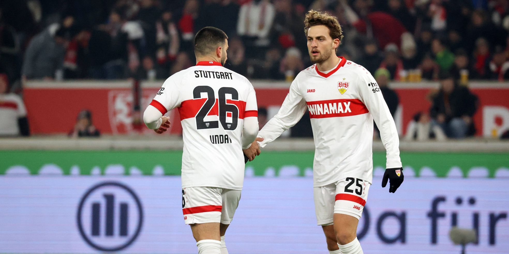 Deniz Undav und Jacob Bruun Larsen vom VfB Stuttgart