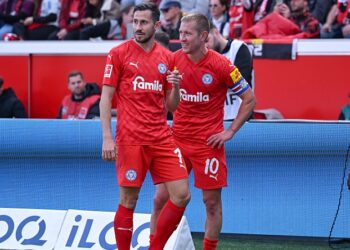 Wollen mit Holstein Kiel den VfL Bochum bezwingen: Steven Skrzybski und Lewis Holtby