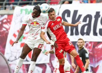 Laszlo Benes von Union Berlin und Castello Lukeba von RB Leipzig