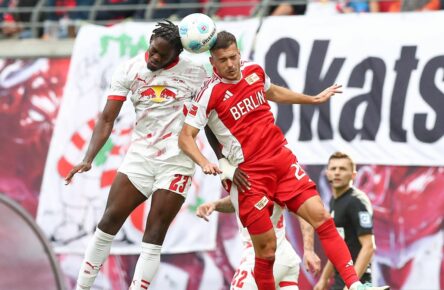 Laszlo Benes von Union Berlin und Castello Lukeba von RB Leipzig