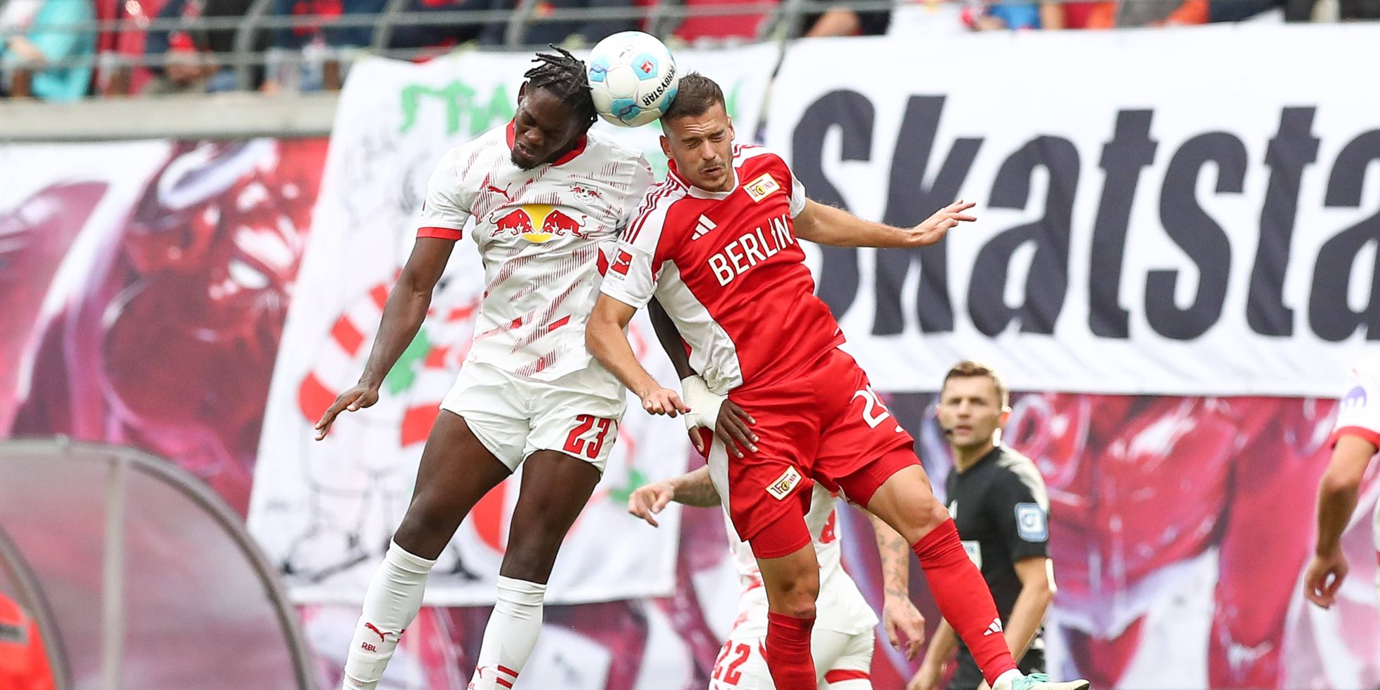 Laszlo Benes von Union Berlin und Castello Lukeba von RB Leipzig