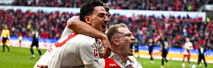 Anthony Caci, Nadiem Amiri und Andreas Hanche-Olsen in Jubelstürmen
