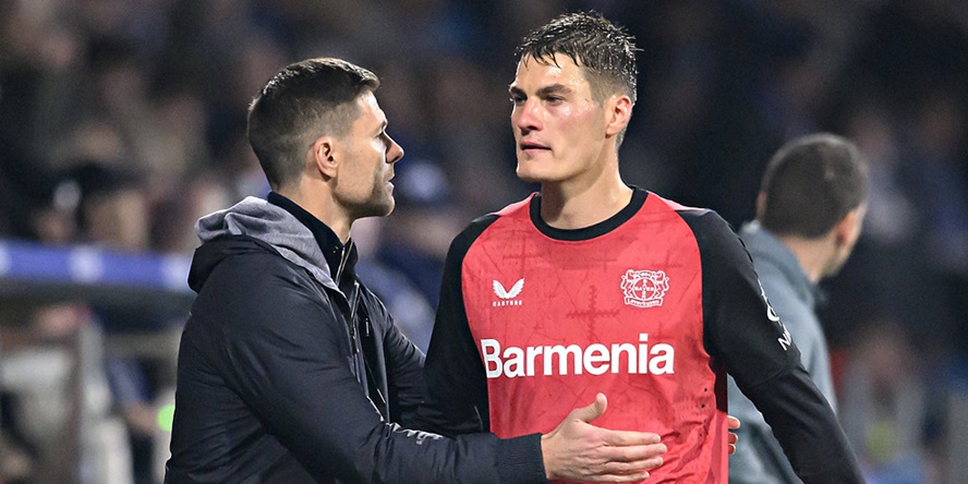 Xabi Alonso und Patrik Schick (Bayer Leverkusen)