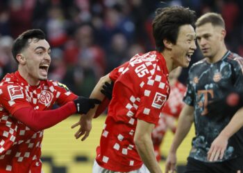 Mainz 05: Jae-Sung Lee und Paul Nebel