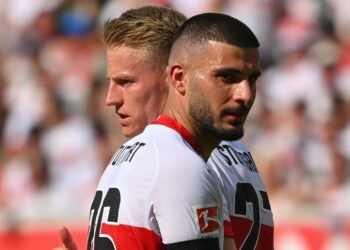 Deniz Undav und Chris Führich vom VfB Stuttgart