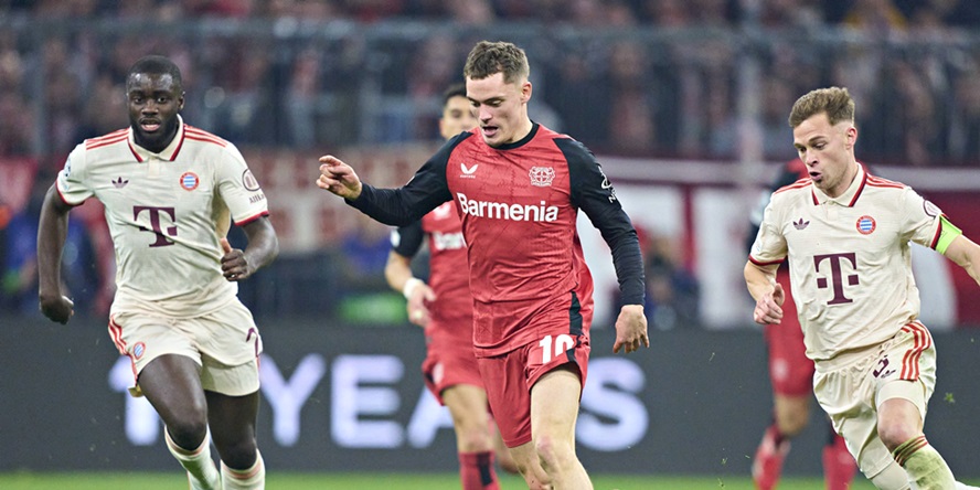 Florian Wirtz im Duell mit dem FC Bayern München