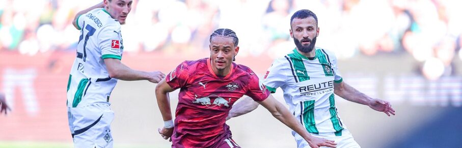 29.03.2025, Fußball, Borussia Mönchengladbach - RB Leipzig, 1. Fußball Bundesliga, Borussia-Park, Saison 2024 2025: Xavi Simons RB Leipzig 10 im Zweikampf gegen Rocco Reitz Mönchengl. 27 und Franck Honorat Mönchengl. 9 DFB regulations prohibit any use of photographs as image sequences and or quasi-video. Nordrhein-Westfalen Deutschland *** 29 03 2025, Fußball, Borussia Mönchengladbach RB Leipzig, 1 Fußball Bundesliga, Borussia Park, Saison 2024 2025 Xavi Simons RB Leipzig 10 in duel against Rocco Reitz Mönchengl 27 and Franck Honorat Mönchengl 9 DFB regulations prohibit any use of photographs as image sequences and or quasi video Nordrhein Westfalen Germany