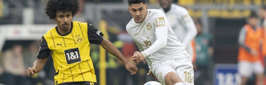 Nadiem Amiri FSV Mainz 05, 18 spielt den Ball weg, Karim Adeyemi Borussia Dortmund, 27 kommt zu spät. 30.03.2025, Fussball, 1. Bundesliga: Borussia Dortmund - FSV Mainz 05 in Dortmund, Signal Iduna Park DFL regulations prohibit any use of photographs as image sequences and/or quasi-video. *** Nadiem Amiri FSV Mainz 05, 18 plays the ball away, Karim Adeyemi Borussia Dortmund, 27 comes too late 30 03 2025, Football, 1 Bundesliga Borussia Dortmund FSV Mainz 05 in Dortmund, Signal Iduna Park DFL regulations prohibit any use of photographs as image sequences and or quasi video Copyright: HMBxMedia/xMarcoxBader