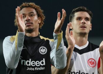 Eintracht Frankfurt: Igor Matanovic (r.) und Hugo Ekitike