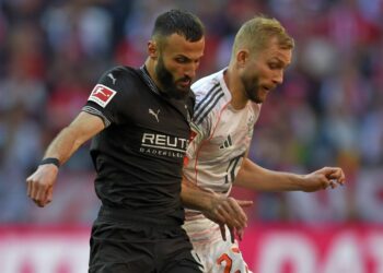 Franck Honorat (Gladbach) gegen Konrad Laimer (FC Bayern)
