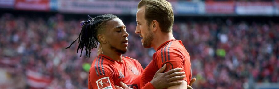 Michael Olise und Harry Kane vom FC Bayern München