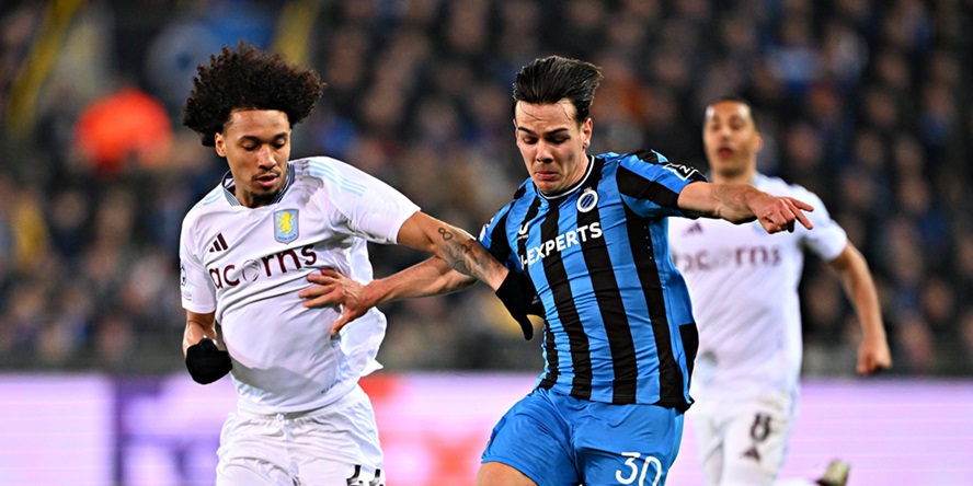 Im Visier von Borussia Dortmund: Ardon Jashari (Club Brügge) im Duell mit Kamara Boubacar (Aston Villa)