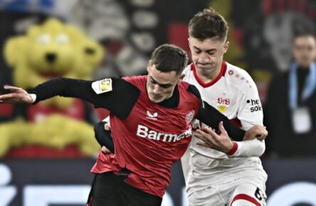 Im Fokus der Transfergerüchte: Florian Wirtz (Bayer 04 Leverkusen) und Angelo Stiller (VfB Stuttgart) im Duell