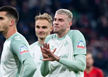 Die Stürmer Andre Silva (links) und Marvin Ducksch (rechts) sollen Werder Bremen im Sommer verlassen.