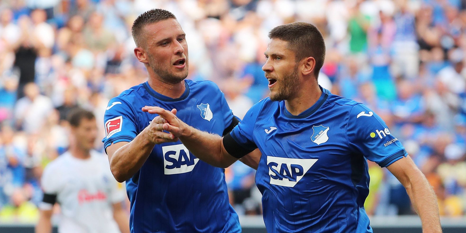 Pavel Kaderabek und Andrej Kramaric von der TSG Hoffenheim