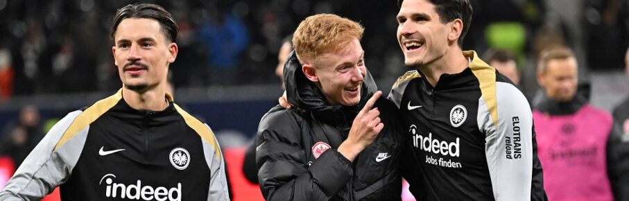 23.11.2024, xjhx, Fussball 1.Bundesliga, Eintracht Frankfurt - Werder Bremen emspor, v.l. Jubel, Freude über den Sieg bei der Eintracht Robin Koch Eintracht Frankfurt Hugo Larsson Eintracht Frankfurt Igor Matanovic Eintracht Frankfurt DFL/DFB REGULATIONS PROHIBIT ANY USE OF PHOTOGRAPHS as IMAGE SEQUENCES and/or QUASI-VIDEO Frankfurt am Main *** 23 11 2024, xjhx, Football 1 Bundesliga, Eintracht Frankfurt Werder Bremen emspor, v l jubilation, joy about the victory at Eintracht Robin Koch Eintracht Frankfurt Hugo Larsson Eintracht Frankfurt Igor Matanovic Eintracht Frankfurt DFL DFB REGULATIONS PROHIBIT ANY USE OF PHOTOGRAPHS as IMAGE SEQUENCES and or QUASI VIDEO Frankfurt am Main