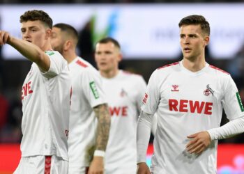 Rasmus Carstensen vom 1. FC Köln (r.) vor Wechsel