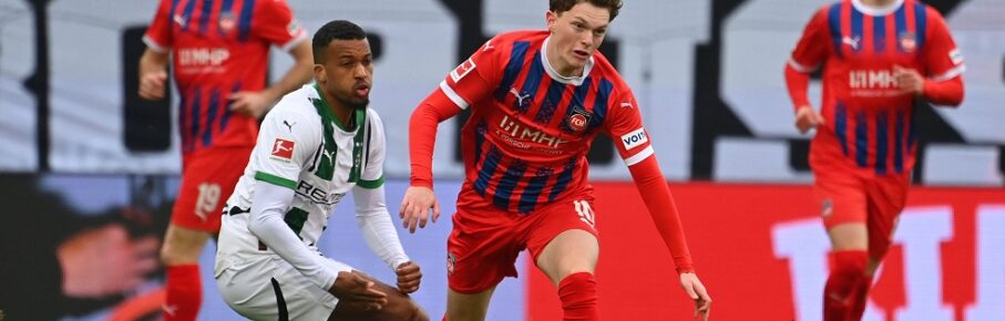 Paul WANNER Heidemheim, Aktion,Zweikampf gegen Alassane PLEA Borussia Moenchengladbach. Fussball 1. Bundesliga Saison 2024/2025, 24.Spieltag, Spieltag24 1.FC Heidenheim - Borussia Moenchengladbach 0-3 am 01.03.2025, VOITH ARENA *** Paul WANNER Heidemheim , Action,duel against Alassane PLEA Borussia Moenchengladbach Football 1 Bundesliga Season 2024 2025, 24 Matchday, Matchday24 1 FC Heidenheim Borussia Moenchengladbach 0 3 on 01 03 2025, VOITH ARENA