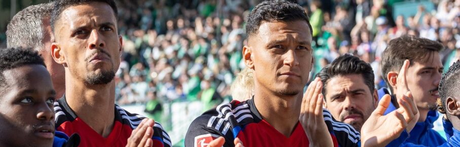 Schlussjubel bei den Fans, Robert Glatzel 9 Hamburger SV, Davie Selke 27 Hamburger SV, Spvgg Greuther Fuerth vs. Hamburger SV Fussball, 2. Bundesliga, DFL, Saison 2024/2025, Rueckrunde, 34. Spieltag, 18.05.2025 DFB regulations prohibit any use of photographs as image sequences and/or quasi-video *** Final cheers from the fans, Robert Glatzel 9 Hamburger SV , Davie Selke 27 Hamburger SV , Spvgg Greuther Fuerth vs Hamburger SV Football, 2 Bundesliga, DFL, Saison 2024 2025, Rueckrunde, 34 Spieltag, 18 05 2025 DFB regulations prohibit any use of photographs as image sequences and or quasi video Copyright: xkolbert-press/MartinxAgüerax