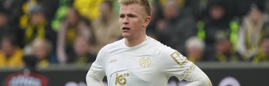 Fussball, 1.BL Saison 2024/2025 Borussia Dortmund vs 1. FSV Mainz 05, 30.03.2025, Signal Iduna Park Dortmund Jonathan Burkardt 1.FSV Mainz 05 , Aktion, Einzelbild *** Football, 1 BL Season 2024 2025 Borussia Dortmund vs 1 FSV Mainz 05, 30 03 2025, Signal Iduna Park Dortmund Jonathan Burkardt 1 FSV Mainz 05 , Action, Single Image