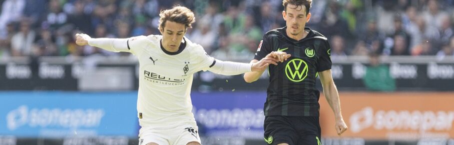 Florian Neuhaus Borussia Mönchengladbach, 10, Jakub Kaminski VfL Wolfsburg, 16. Mönchengladbach, Fussball 1.Bundesliga / 34. Spieltag, Spieltag 34, Borussia Mönchengladbach - VfL Wolfsburg, 17.05.2025, Borussia-Park, Mönchengladbach. DFL regulations prohibit any use of photographs as image sequences and/or quasi-video Â *** Florian Neuhaus Borussia Mönchengladbach, 10 , Jakub Kaminski VfL Wolfsburg, 16 Mönchengladbach, Soccer 1 Bundesliga 34 Matchday, Matchday 34, Borussia Mönchengladbach VfL Wolfsburg, 17 05 2025, Borussia Park, Mönchengladbach DFL regulations prohibit any use of photographs as image sequences and or quasi video Â