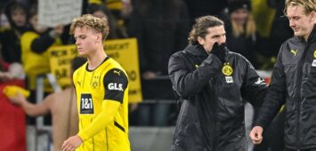 Torwart Alexander Meyer BV Borussia Dortmund, Cole Campbell BV Borussia Dortmund, Marcel Sabitzer BV Borussia Dortmund und Julian Brandt BV Borussia Dortmund enttaeusscht waehrend des Spiels der 1. Bundesliga zwischen 1. FSV Mainz 05 und Borussia Dortmund, Mewa Arena am 09. November 2024 in Mainz, Deutschland. Foto von Harry Langer/DeFodi Images  Torwart Alexander Meyer BV Borussia Dortmund, Cole Campbell BV Borussia Dortmund, Marcel Sabitzer BV Borussia Dortmund und Julian Brandt BV Borussia Dortmund looks dejected during the Bundesliga match between 1. FSV Mainz 05 and Borussia Dortmund at Mewa Arena on November 9, 2024 in Mainz, Germany. Photo by Harry Langer/DeFodi Images DFL regulations prohibit any use of photographs as image sequences and/or quasi-video. not used in POL / SRB / CRO / FRA / GBR / NED / ITA / USA Defodi-541_FSVBVB20241109_127 *** Goalkeeper Alexander Meyer BV Borussia Dortmund , Cole Campbell BV Borussia Dortmund , Marcel Sabitzer BV Borussia Dortmund and Julian Brandt BV Borussia Dortmund looks dejected during the Bundesliga match between 1 FSV Mainz 05 and Borussia Dortmund at Mewa Arena on November 9, 2024 in Mainz, Germany Photo by Harry Langer DeFodi Images Goalkeeper Alexander Meyer BV Borussia Dortmund , Cole Campbell BV Borussia Dortmund , Marcel Sabitzer BV Borussia Dortmund and Julian Brandt BV Borussia Dortmund looks dejected during the Bundesliga match between 1 FSV Mainz 05 and Borussia Dortmund at Mewa Arena on November 9, 2024 in Mainz, Germany Photo by Harry Langer DeFodi Images DFL regulations prohibit any use of photographs as image sequences and or quasi video not used in POL SRB CRO FRA GBR NED ITA USA Defodi 541 FSVBVB20241109 127 Defodi-541 not used in POL / SRB / CRO / FRA / GBR / NED / ITA / USA DFL regulations prohibit any use of photographs as image sequences and/or quasi-video.