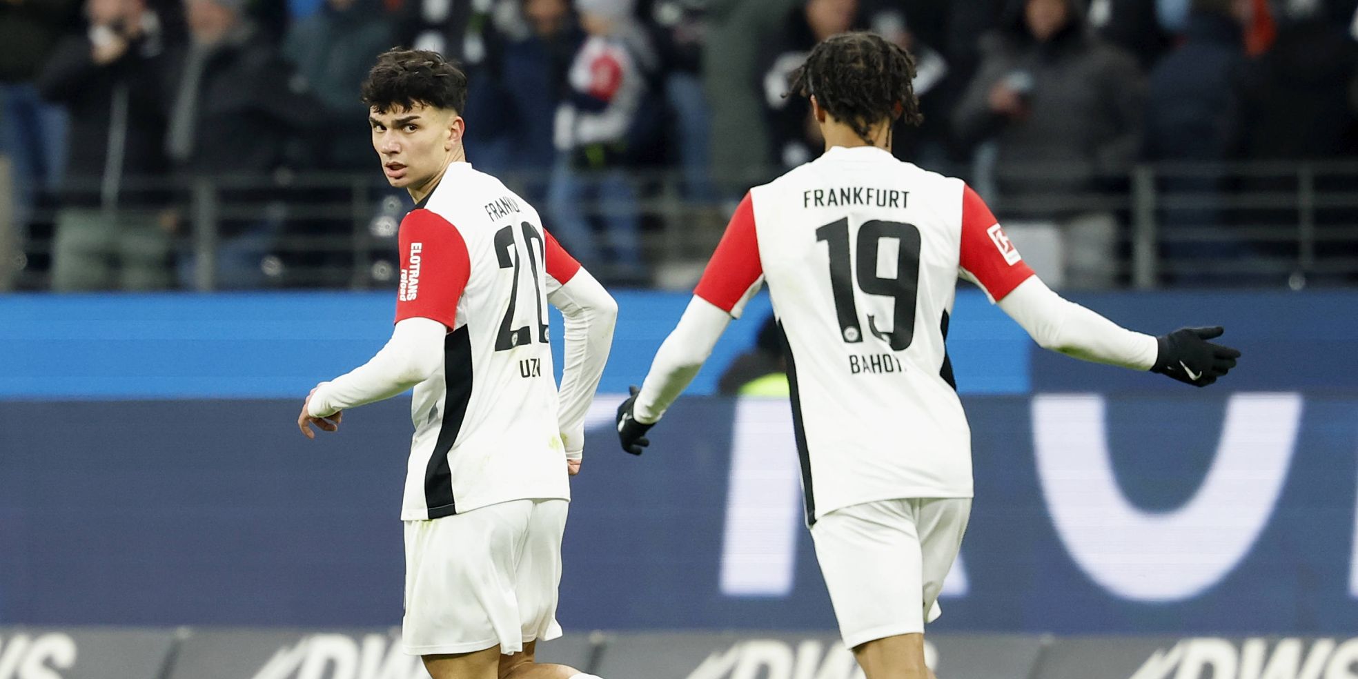 Can Uzun und Jean-Matteo Bahoya von Eintracht Frankfurt
