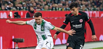 Kevin Stöger (Borussia Mönchengladbach) und Can Uzun (Eintracht Frankfurt) im Duell