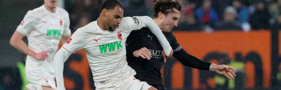 Gladbach-Youngster Rocco Reitz (r.) und Alexis Claude-Maurice vom FC Augsburg