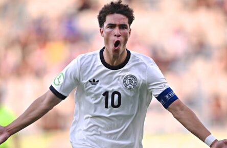 VfB Stuttgart: Neuzugang Noah Darvich im DFB-Trikot