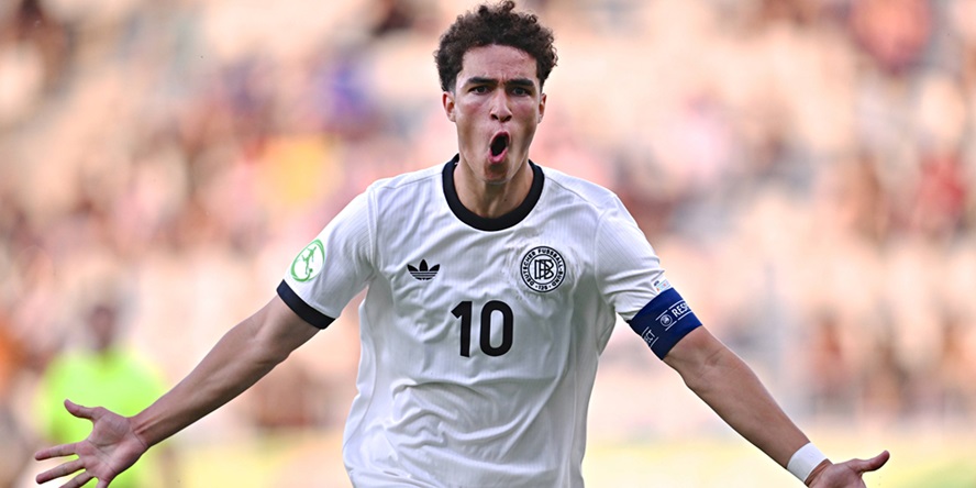 VfB Stuttgart: Neuzugang Noah Darvich im DFB-Trikot