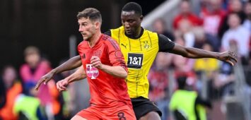 Leon Goretzka FC Bayern Muenchen und Serhou Guirassy BV Borussia Dortmund im Zweikampf waehrend des Spiels der 1. Bundesliga zwischen FC Bayern München und Borussia Dortmund, Allianz Arena am 12. April 2025 in München, Deutschland. Foto von Harry Langer/DeFodi Images  Leon Goretzka FC Bayern Muenchen und Serhou Guirassy BV Borussia Dortmund battle for the ball during the Bundesliga match between FC Bayern München and Borussia Dortmund at Allianz Arena on April 12, 2025 in Munich, Germany. Photo by Harry Langer/DeFodi Images DFL regulations prohibit any use of photographs as image sequences and/or quasi-video. Photo by Harry Langer/DeFodi Images DFL regulations prohibit any use of photographs as image sequences and/or quasi-video. *** Leon Goretzka FC Bayern Muenchen and Serhou Guirassy BV Borussia Dortmund in a duel during the Bundesliga 1 match between FC Bayern München and Borussia Dortmund, Allianz Arena on April 12, 2025 in Munich, Germany Photo by Harry Langer DeFodi Images Leon Goretzka FC Bayern Muenchen and Serhou Guirassy BV Borussia Dortmund battle for the ball during the Bundesliga match between FC Bayern München and Borussia Dortmund at Allianz Arena on April 12, 2025 in Munich, Germany Photo by Harry Langer DeFodi Images DFL regulations prohibit any use of photographs as image sequences and or quasi video Photo by Harry Langer DeFodi Images DFL regulations prohibit any use of photographs as image sequences and or quasi video