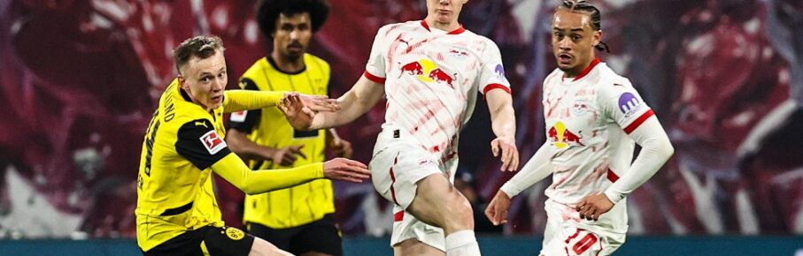 Nicolas Seiwald M.,RB Leipzig,13 und Xavi Simons RB Leipzig,10 gegen Maximilian Beier Borussia Dortmund,14 - 1. Fussball Bundesliga Saison 2024-2025 RB Leipzig vs. Borussia Dortmund in der Red Bull Arena in Leipzig - Aktion,Fussball,Deutschland,Mann,Männer,15.03.2025 *** Nicolas Seiwald M ,RB Leipzig,13 and Xavi Simons RB Leipzig,10 vs Maximilian Beier Borussia Dortmund,14 1 Soccer Bundesliga Season 2024 2025 RB Leipzig vs Borussia Dortmund at the Red Bull Arena in Leipzig Action,Soccer,Germany,Man,Men,15 03 2025