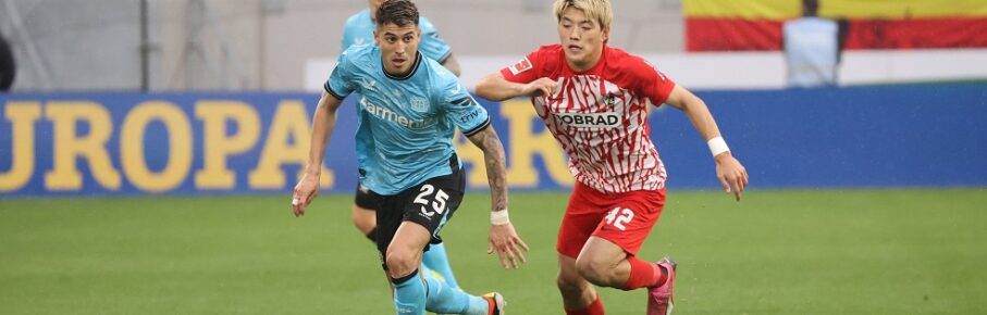 17.03.24 SC Freiburg - Bayer 04 Leverkusen Deutschland, Freiburg, 17.03.2024, Fussball, Bundesliga, SC Freiburg - Bayer 04 Leverkusen: v.l. Exequiel Palacios Bayer 04 Leverkusen, Ritsu Doan SC Freiburg. *** 17 03 24 SC Freiburg Bayer 04 Leverkusen Germany, Freiburg, 17 03 2024, Football, Bundesliga, SC Freiburg Bayer 04 Leverkusen v l Exequiel Palacios Bayer 04 Leverkusen , Ritsu Doan SC Freiburg