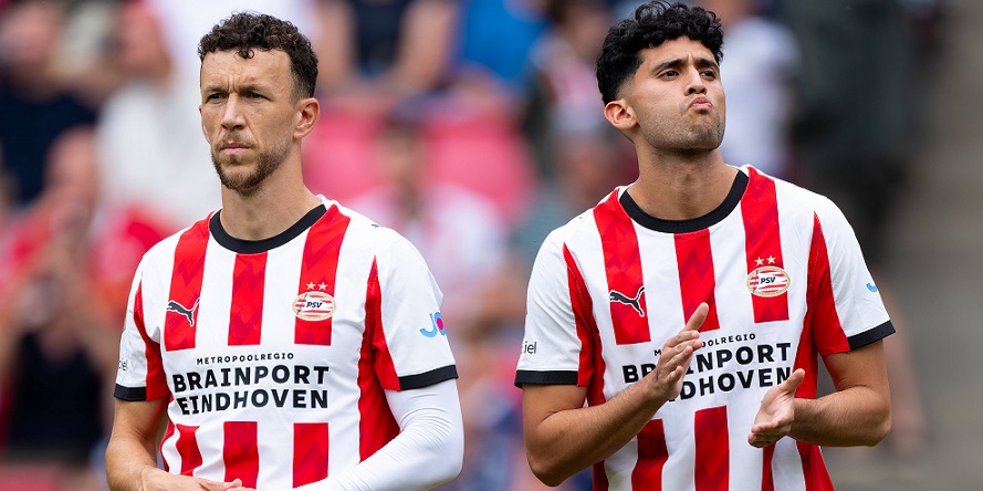 Transfergerüchte: Ricardo Pepi, früher FC Augsburg, hier neben Ivan Perisic, könnte bald für RB Leipzig auflaufen