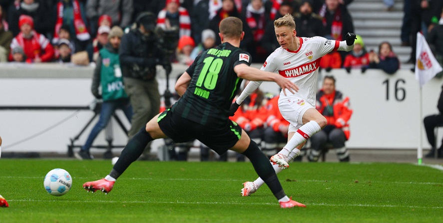 Chris Führich will beim VfB Stuttgart wieder durchstarten, Denis Vavro ist beim VfL Wolfsburg eine Bank