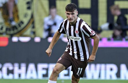 Geheimtipp Arkadiusz Pyrka (FC St. Pauli) beim Spiel gegen den BVB