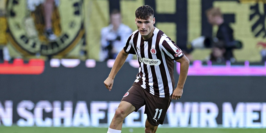 Geheimtipp Arkadiusz Pyrka (FC St. Pauli) beim Spiel gegen den BVB