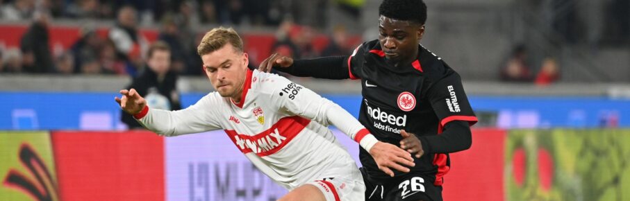 Dina-Ebimbe von Eintracht Frankfurt im Zweikampf mit Mittelstädt vom VfB Stuttgart